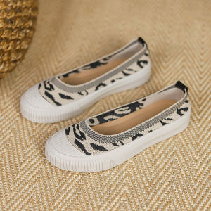 Womens Flat Woven Fisherman Shoes Soft Bottom Fly Knit Breathable Slip-On Single Shoes Casual Style round Toe mid Heel