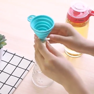 [HCM] Phễu silicon rót nước xếp gọn CA666