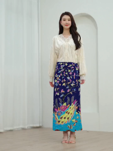 ผ้าถุงปาเต๊ะ ตัดเย็บพร้อมใส่ สินค้าขายดี ผ้าถุงปา เตะ อัดกาว สำเร็จพร้อมใส่มีตะขอ 2 คู่