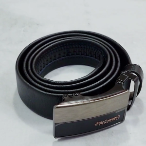 เข็มขัดหัวล็อคอัตโนมัติ ตัวสายไม่เจาะรู เหมาะสำหรับคุณผู้ชาย หัวเข็มขัดเป็นโลหะ สายหนัง PU สีดำ