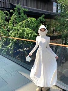 เสื้อคลุมกันแดดผ้าไหมน้ำแข็งยาวคลุมตัวสำหรับผู้หญิงในช่วงฤดูร้อน เสื้อคลุมกันแดดแบบยาวคลุมเข่า ทรงเข้ารูป เสื้อคลุมกันแดดแบบสวมหัว