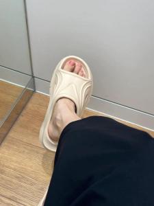 Womens Summer Thick Bottom Sandals Outdoor High-Heeled Slip-On Shoes Beach Casual Fashion Anti-Slip Comfortable Flat Sandals