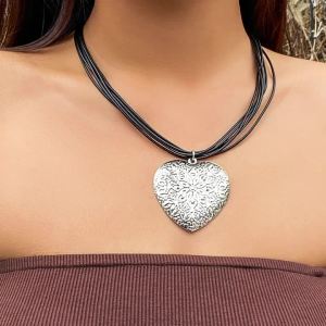 Layered Black Rope Chains with Big Heart Pendants Necklace for Women Punk Trendy Accessories on Neck 2023 Fashion Jewelry Female