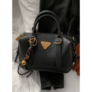 Maillard Retro Satchel Bowling Bag Womens Winter 2024 New Arrival Tide Fashion Pillow Bag Easiest for Match Messenger Bag