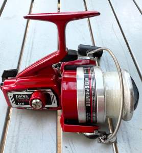 (D225) Daiwa Red Sprinter ST-1000 DX Fishing Reel Japan Domestic Market – JDM (USED)