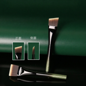 REVERSE | Polished Flat Head Flawless Foundation Brush Non-Absorbent