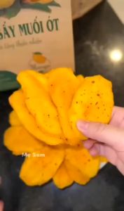 Xoài sấy dẻo muối ớt 1kg thơm ngon đảm bảo VSATTP