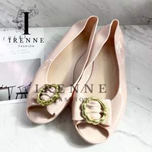 Sepatu Wanita Flatshoes Jelly Glossy Ujung Terbuka Mutiara Gesper Alina A333