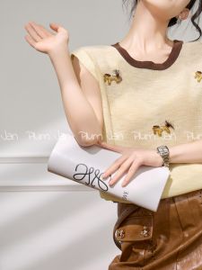 PlumJan | Embroidered Horse Color Block Knit Vest
