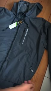 Jaket Waterproof & Jaket Parasut Pria: Tips dan Rekomendasi