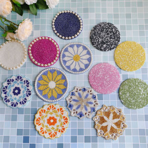แผ่นฉนวนกันความร้อนแผ่นรองแก้วลูกปัดดอกเดซี่เล็กขอบไข่มุกทำมือ Zakka รุ่น afternoontea เกาหลีส่งออกจากญี่ปุ่น