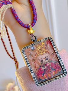 HandทอลมเนปาลทิเบตTangkaสร้อยคอผู้หญิงNembety-Tail FoxและYakรูปแบบโลหะผสมSilver Gold Platedตกแต่ง