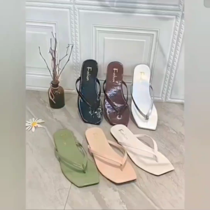 HEELS WANITA SANDAL WANITA TERBARU SANDAL KEKINIAN/SANDAL RUMAHAN/SANDAL NYAMAN DAN RINGAN