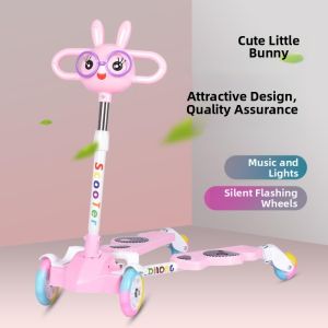 LIWAN | Children Flashing Four-Wheeled Skateboard