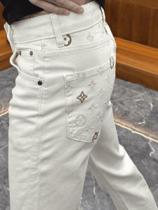 Retro Embroidered Fleece Lined Straight Leg Mens Jeans Heavy Duty Luxury Brand Fashionable Trendy mid Waist Jeans