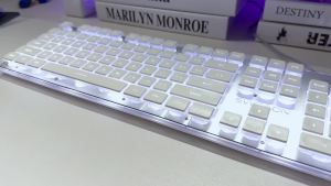 EWEADN | EWEADN GX710S Office Keyboard Silent All-Metal Panel 104 Keys Wired with Water Drop Keycaps for Game and Office White & Black