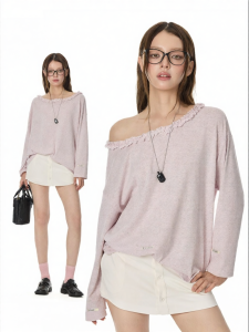 Turn Signal | Wood Ear Lace Off-Shoulder Long Sleeve T-shirt