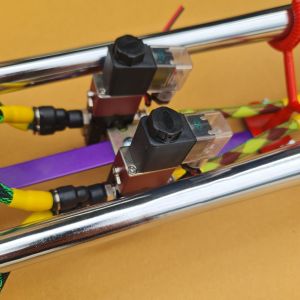 แตรด่วนช่างต๊ะ4 รูลม 2 โซลินอยด์ โมเต็ม สายลมขนาด 10 มิลลิเมตรดังแรงดังแน่นทนทาน สีแดงชุดโครเมี่ยมเงางาม