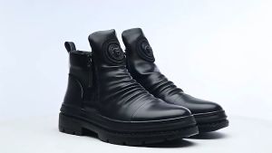 รองเท้าบูทข้อเท้าผู้ชายสไตล์วินเทจพรีปปี้ ลำลอง ใส่ได้ทุกฤดู สีพื้น ผูกเชือก หัวกลม พื้นยาง เหมาะสำหรับทำงานกลางแจ้งและใส่ในชีวิตประจำวัน