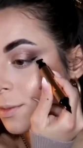 O.TWO.O Miraculous Cat Eye Stamp Eyeliner Pen - Stamp Black Double Head Waterproof Pencil Makeup