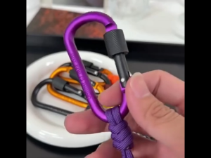 2Pcs Outdoor Paracord Water Bottle Clip with Locking Carabiner Hiking & Travel Accessories
