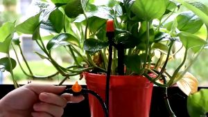 100pc 4/7mm Garden Hose Mini Valve Barbed Mini Valve Garden Water Flow Control Valve irrigate Switch