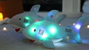 Boneka Karakter Hewan Hiu Shark Bisa Nyala Pakai Lampu Led Bahan Halus Mainan Lampu Tidur Anak