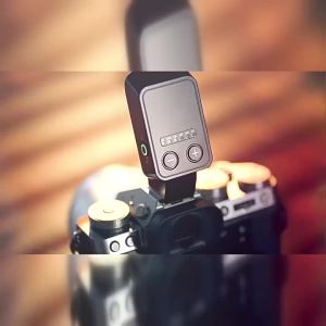Viltrox | Đèn Flash Cổ Điển Vintage Z2 TTL Đo Sáng Tự Động Siêu Nhẹ 52g Sạc USB-C Tương Thích Nhiều Loại Máy Ảnh