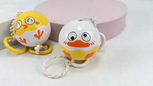 Đồ Chơi Bóng Xoay Phát Sáng 360 Độ – Kéo Lên Kéo Xuống Bóng Xoay Cầm Tay Cho Bé
