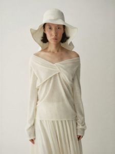INSIS FEMME | Merino Wool Autumn Knitted Long Sleeve Top with Butterfly Knot Design