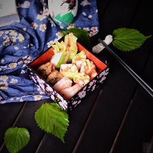 Large Capacity Japanese Bento Box