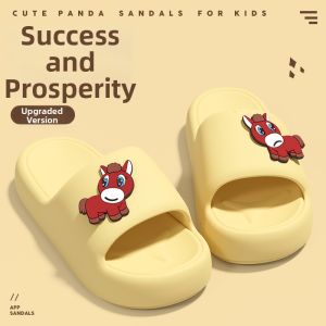 BUYANGSI | Cute Apple Style Slip-resistant Durable Thick-soled Comfortable Slippers