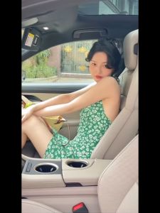 มินิเดรส คอวีสีเขียว เปิดไหล่ มีสายผูกคล้องคอ อกเย็บจับจีบ กระโปรงทรงเอพิมพ์ลายดอกไม้ ผ้าโพลิเอสเตอร์ ใส่สบาย Dress ชุดไปทะเล #198