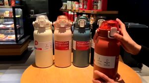 [ถ้วยกระติกน้ําร้อน แก้วร้อนและเย็น แก้ว Stanley Starbucks ฉนวนแก้ว Yetty 20oz/30oz แก้วแช่เย็น ราคาประมาณ 330-450 บาท]