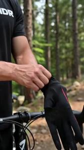 Thin UV Protection Ice Silk Bike Gloves Lightweight Breathable Fingerless Gloves for Fishing Cycling