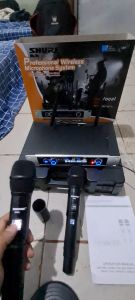 G716 MIC WIRELESS DUAL PROFESIONAL VOKAL PREMIUM SYSTEM PROFESIONAL DUAL UHF VOKAL ARTIS MICROPHONE