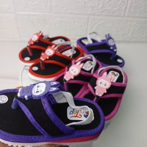 Sandal Jpit perempuan Baby Bunyi Labubu terbaru/buat umur 5-15 bulan