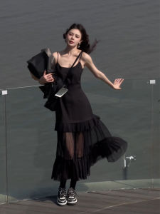 Váy Lưới Ren Đen Không Tay Dáng Chữ a Mùa Hè 2025 Thiết Kế Pháp Váy Midi Hai Mảnh Giả Thời Trang Thường Ngày Cho Nữ