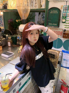 เสื้อยืดคอกลมแขนสั้นผ้าฝ้ายแท้สไตล์ย้อนยุคสไตล์อเมริกันสำหรับผู้หญิงในช่วงฤดูร้อน เสื้อผ้าทำงานลำลองสำหรับคู่รัก