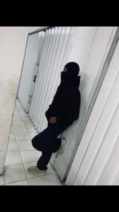 Ladyastore - Hoodie Zip Hitam Pekat Casual Polos dengan Motif Hidup