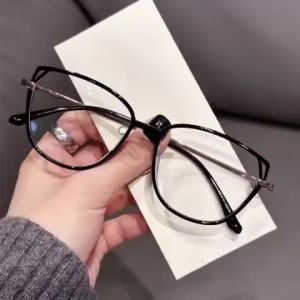 [Beli 1 Minus Gratis 1 Kacamata Normal Random] Kacamata Minus Wanita Lensa Photocromic Antiradiasi Frame Cateye Standar Optik Lensa Minus Rabun Jauh -0.25 S/D -6.00