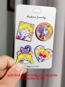 Bandai | 4 Chiếc Ghim Cài Hình Trái Tim Sailor Moon Huy Hiệu Kim Loại Hoạt Hình Phù Hiệu Trang Trí Ba Lô Quần Áo Trang Sức Phụ Kiện Anime Quà Tặng Cho Người Hâm Mộ