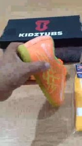 KIDZTUBS Sepatu Futsal Anak Paket Komplit Sepatu Futsal Tas Skin Deker Kaos Kaki Usia 6-10 Tahun Size 28 29 30 31 32 33 34 35 36 37 KDZ1655011625