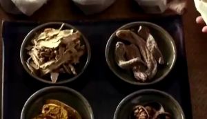 Black Hair Serum Dyeing Spray Black Hair Growth Shampoo 100ml Polygonum Multiflorum Natural White Hair To Black Permanent black hair Promote hair growth