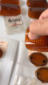 ฝาไฟเลี้ยวเซอร์ปิโก้ หน้า/หลัง แท้ใหม่ เก่าเก็บ ขายเป็นคู่ซ้าย-ขวา สีส้มสีรมดำ (สินค้ายกเลิกผลิต) Kawasaki Serpico150cc.