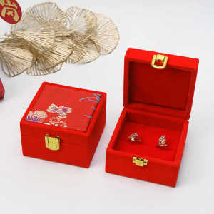 กล่องใส่แหวนทองไหมปักลาย กล่องเก็บของสำหรับเครื่องประดับ กล่องของขวัญ กล่องใส่แหวนคู่ เครื่องประดับแฟชั่นใหม่จาก Gu Yue Bu Fan