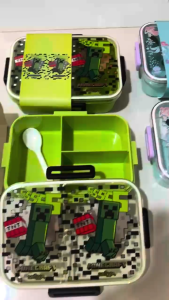 KOTAK MAKAN 2007A SMIGGLE 3 SEKAT 1400ML 2007A LUNCH BOX SMIGGLE DAIMURA STORE