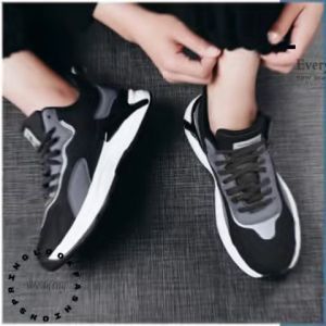 QXshop พิกัดงานดีพร้อมส่ง รองเท้าผ้าใบลำลอง งานแฟชั่น ทรงดี ใส่สบาย พร้อมส่งให้เลือกทั้งสีขาว และสีดำ รุ่นนี้สวมใส่ได้ง่าย ใส่ได้กับทุกโอกาส ราคาดีๆที่ควรมีต้องรุ่นนี้เลย