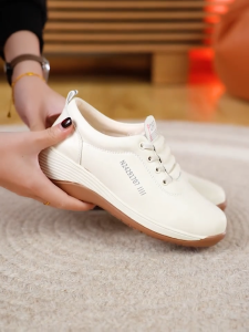 Fashionable womens slip-on shoes new 2025 autumn style versatile soft sole lightweight non-slip perfect for travel