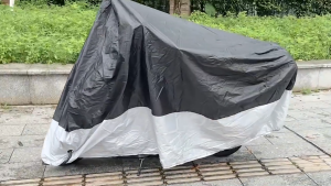 [HOT] Waterproof 3-Layer Motorcycle Cover Universal All Weather Dust UV Protection Scooter Bike Cover with Lock Hole Anti-theft